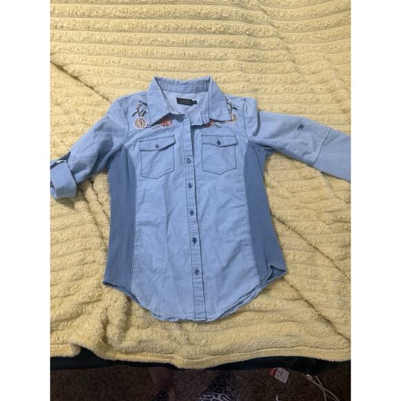 Cavalini Denim Collection Blue Embriodered Floral roses Button-up Shirt Medium - Picture 1 of 9